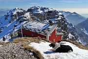 61 Oltre il rif. Azzoni vista in  Torre di Valnegra e Pizzo Daina